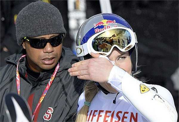 Sự thân mật của bộ đôi này đập tan tin đồn chia tay rộ lên thời gian qua.