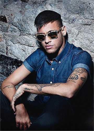 Neymar tạo dáng cực ngầu