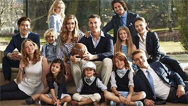 Ana Breatriz Barros cũng không ngại khen tặng Ronaldo bởi khả năng diễn xuất và thân hình vô cùng nóng bỏng