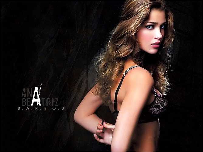 Sở hữu thân hình nóng bỏng, Ana Breatriz Barros luôn đứng đầu trong số những người mẫu xứ sở Samba