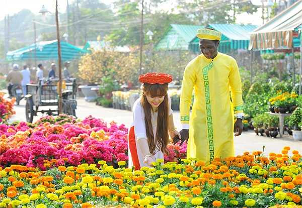 Diabate rất thích thú với không khí Tết ở Việt Nam bởi anh được nghỉ ngơi, có dịp quây quần bên gia đình nhà vợ.