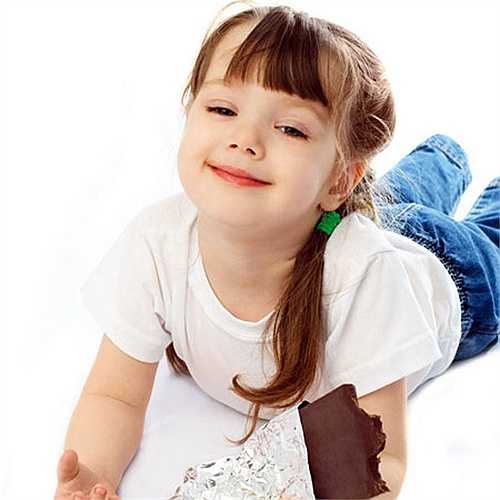Giúp trẻ vui hơn: Những phụ nữ ăn sô cô la nhiều trong thời gian mang thai sẽ bớt căng thẳng hơn và em bé khi sinh ra cười nhiều hơn.