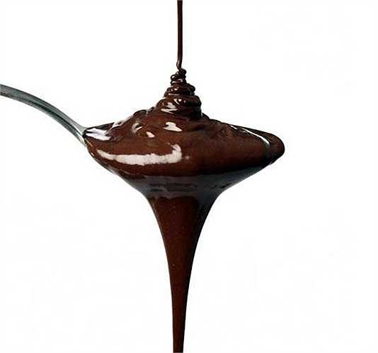 Giảm ho: sô cô la có tác dụng làm giảm ho cũng như codein, nhờ chứa thành phần theobromine giúp ức chế hoạt động cửa dây thần kinh phế vị.