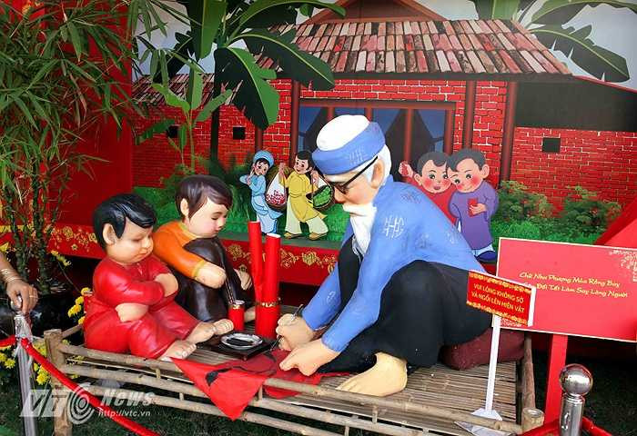 Ông Đồ và nét chữ ngày xuân - tục tôn vinh tinh thần hiếu học của người Việt. (Ảnh: Quang Minh)