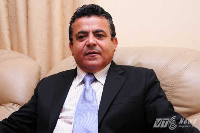 Đại sứ Saadi Salama vui vẻ chia sẻ về Tết cổ truyền Việt Nam nhân dịp năm mới Ất Mùi