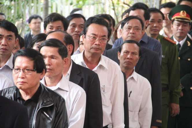Dòng người xếp hàng vào viếng ông Nguyễn Bá Thanh