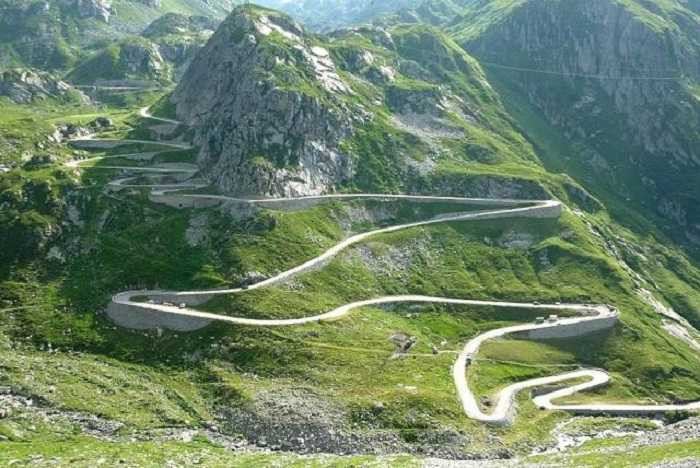 Những con đường lắm cua nhiều quẹo hút hồn du khách