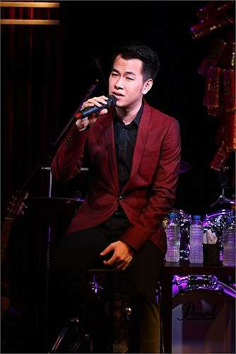 Được biết, đây là hai liên khúc được Hồ Trung Dũng thể hiện trong album mới nhất của anh có tên Một đời yêu do chính nhạc sỹ Dũng Đà Lạt tham gia với vai trò producer với những bản phối mới hoàn toàn, mang đậm chất jazz. 