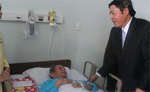 Dưới sự lãnh đạo của ông, Đà Nẵng được xếp loại thành phố thông thoáng và thuận lợi cho kinh doanh hàng đầu của Việt Nam. Các dịch vụ công ích, chăm sóc người già, bệnh nhân ung thư, người nghèo cũng được ông để tâm phát triển.