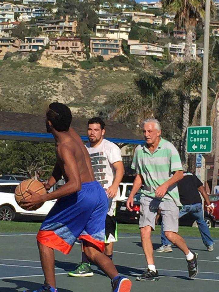 Từ chuyện ‘cô’ tiếp viên hàng không người Mỹ...