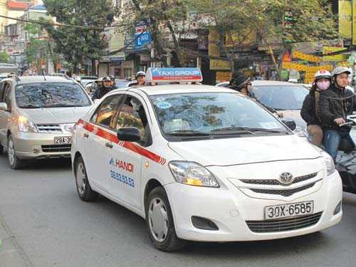 Cận Tết, taxi 'cháy' hàng