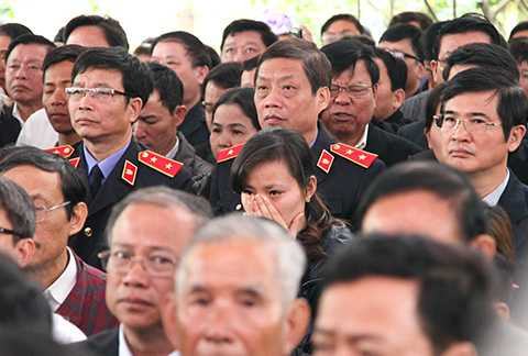 NGuyễn Bá Thanh, tang lễ, Lễ truy điệu, ngàn người, bật khóc, khóc thương