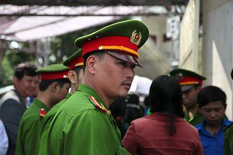 NGuyễn Bá Thanh, tang lễ, Lễ truy điệu, ngàn người, bật khóc, khóc thương