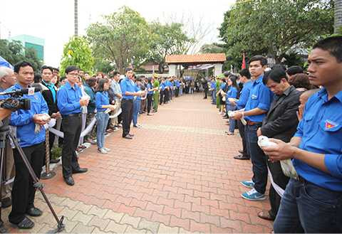 NGuyễn Bá Thanh, tang lễ, Lễ truy điệu, ngàn người, bật khóc, khóc thương