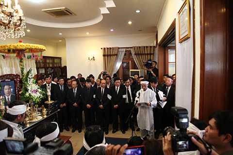 NGuyễn Bá Thanh, tang lễ, Lễ truy điệu, ngàn người, bật khóc, khóc thương