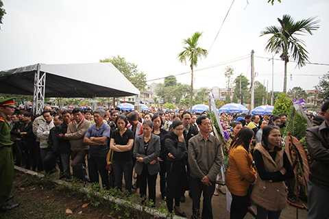 NGuyễn Bá Thanh, tang lễ, Lễ truy điệu, ngàn người, bật khóc, khóc thương