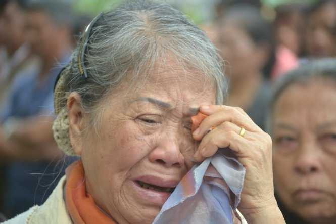 Dòng người nghẹn ngào trong lễ truy điệu ông Nguyễn Bá Thanh