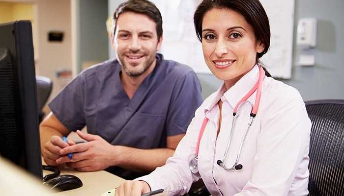 Y tế - Làm ca kíp và phải xa nhà trong các ca trực qua đêm cùng với công việc nặng nhọc khiến các y tá cảm thấy stress. Và họ dễ dàng tìm tới sự đồng cảm, chia sẻ từ nhiều người