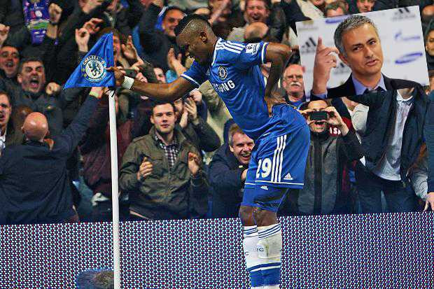 Eto'o và màn ăn mừng trêu ngươi Mourinho