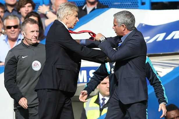 Wenger xô xát Mourinho bên ngoài đường pitch