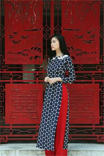 Ngô Thanh Vân xinh đẹp trong từng khung hình.