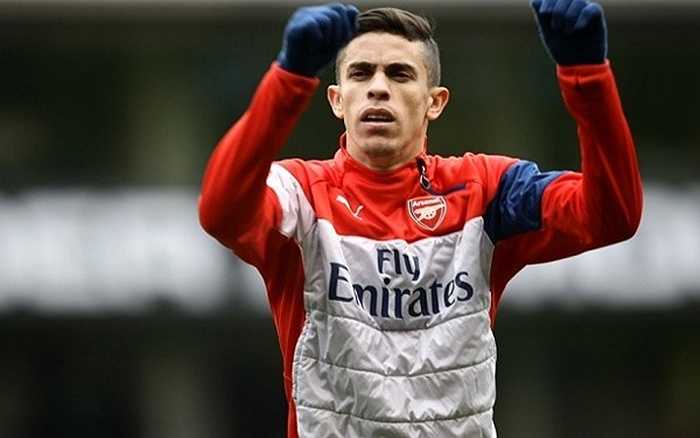 Khi cặp Mertesacker - Koscielny đang có dấu hiệu chuệch choạc, đó là cơ hội tuyệt vời cho Paulista thử sức ở sân chơi Champions League