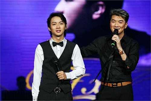 Không có tiểu xảo ở trong đó. Bởi vì công chúng tinh nhạy lắm. Chẳng tiểu xảo nào qua được mắt họ lâu dài.