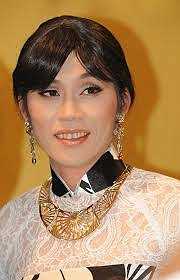 Ông giới thiệu Hoài Linh cho Vân Sơn – cây hài số 1 sân khấu hải ngoại lúc đó. Cặp Vân Sơn – Hoài Linh nhanh chóng làm mưa làm gió ở trời Tây, và chẳng lâu sau, Hoài Linh vượt mặt đàn anh để chiếm ngôi số 1.