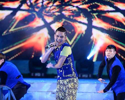 Hoạt động nghệ thuật của Hoài Linh chuyển từ tấu hài sang chính thống và chuyên nghiệp.