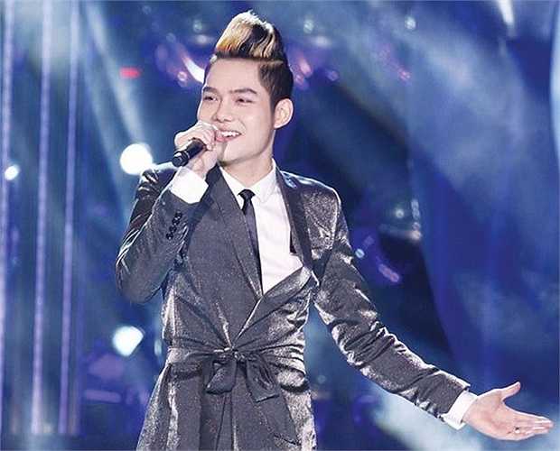 Cho đến tận bây giờ, sau 20 năm vào nghề và hơn 10 năm làm nghề tại Việt Nam, Hoài Linh vẫn giữ nguyên độ hot của mình.