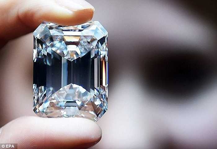 Viên kim cương Type IIa dự kiến được bán với giá 25 triệu USD trong phiên đấu giá Magnificent Jewels tại Sotheby ở New York (Mỹ) vào ngày 21/4 tới.