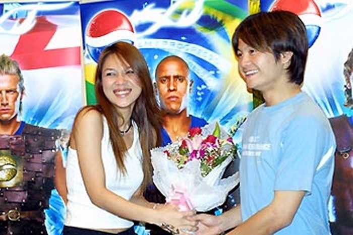 Tuy nhiên, đắt sô nhất phải kể đến Văn Quyến. Thần đồng một thời của bóng đá Việt Nam là gương mặt đại diện cho hãng giải khát Pepsi