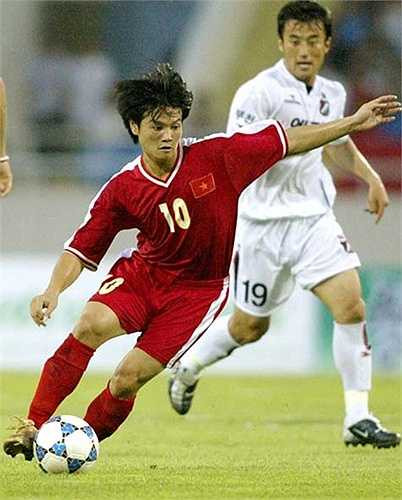 Với tên tuổi và hình ảnh ấn tượng của Quyến ở SEA Games 2003, Pepsi đã tìm đến Quyến và ký kết hợp đồng nhiều năm