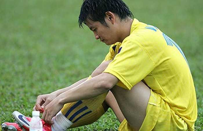 Ước tính những bản hợp đồng này giúp Văn Quyến kiếm được cả tỷ đồng, chưa kể hàng loạt đối tác khác xếp hàng dài chờ đợi.