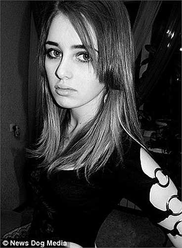 Những hình ảnh của Julia khiến nhiều người không tin cô lại có một thân hình rắn chắc