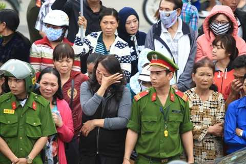 NGuyễn Bá Thanh, ông Thanh, yên nghỉ, mai táng, khóc nấc, tiếc thương