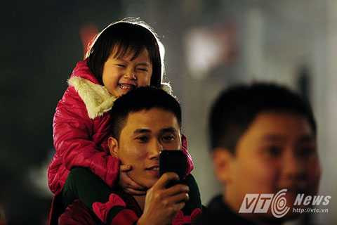 Hà Nội: Tưng bừng không khí đón chào năm mới.