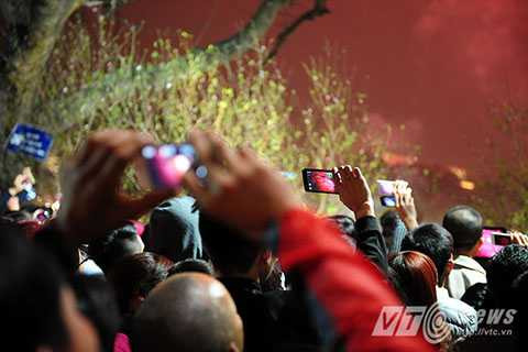 Hà Nội: Tưng bừng không khí đón chào năm mới.