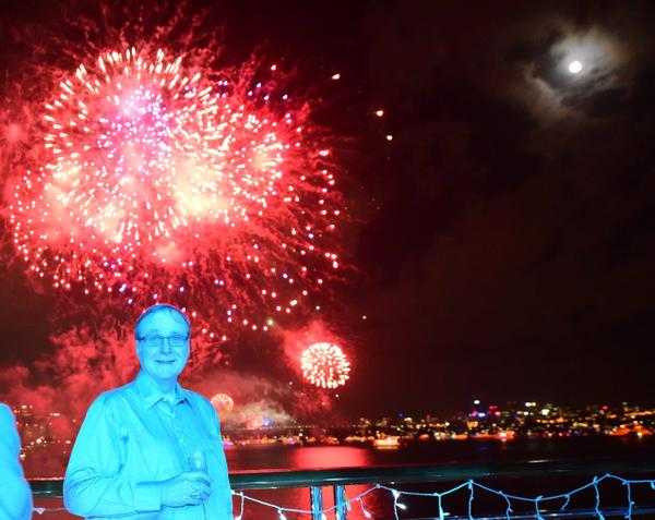 Nhà tỷ phú Microsoft Paul Allen đón mừng năm mới đình đám