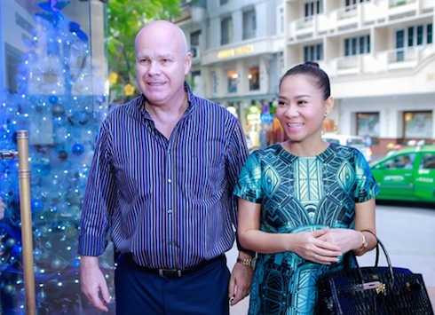 thu minh chồng tây