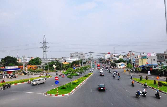 Vẻ bình yên lạ lẫm của Hà Nội ngày đầu năm mới