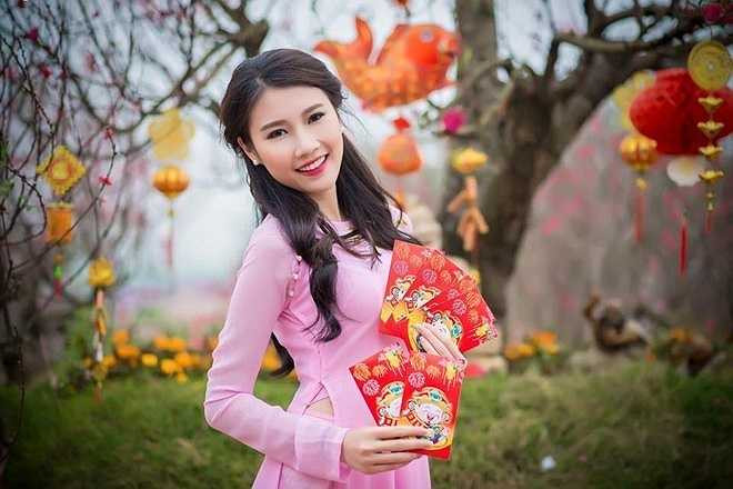 Top 5 HHVN Thanh Tú: 'Chúc mọi người năm mới an khang thịnh vượng - vạn sự như ý, luôn tràn ngập niềm vui và gặp thật nhiều may mắn'.