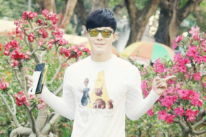 '2014 là một năm với khá nhiều biến chuyển tốt đẹp trong sự nghiệp của tôi, tuy nhiên với nguồn năng lượng đang tràn trề trong tôi ở thời điểm hiện tại, 2015 hứa hẹn sẽ là một năm thật sự bùng nổ với nhiều dự án âm nhạc và truyền hình lớn mà tôi sẽ nỗ lực phát huy hết sức để mang lại cho khán giả nhiều bất ngờ thú vị hơn nữa'