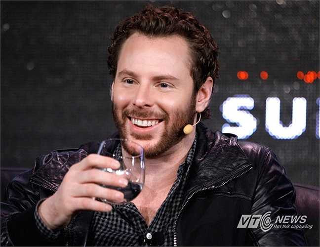 Sean Parker. Tuổi: 36. Tài sản: 2,9 tỷ USD. Parker là đồng sáng lập dịch vụ chia sẻ dữ liệu máy tính Napster, đồng thời là Chủ tịch đầu tiên của Facebook.