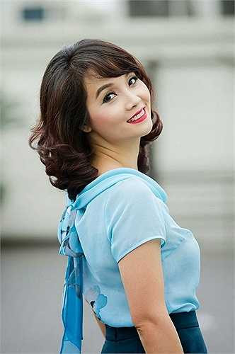 Mai Thu Huyền còn tham gia sản xuất phim và là một doanh nhân thành đạt. Bận rộn với công việc nhưng với Thu Huyền, gia đình luôn là ưu tiên số một. Có một thời gian dài nữ diễn viên vắng bóng trên màn ảnh nhỏ để dành nhiều thời gian nhất cho ông xã và các con.