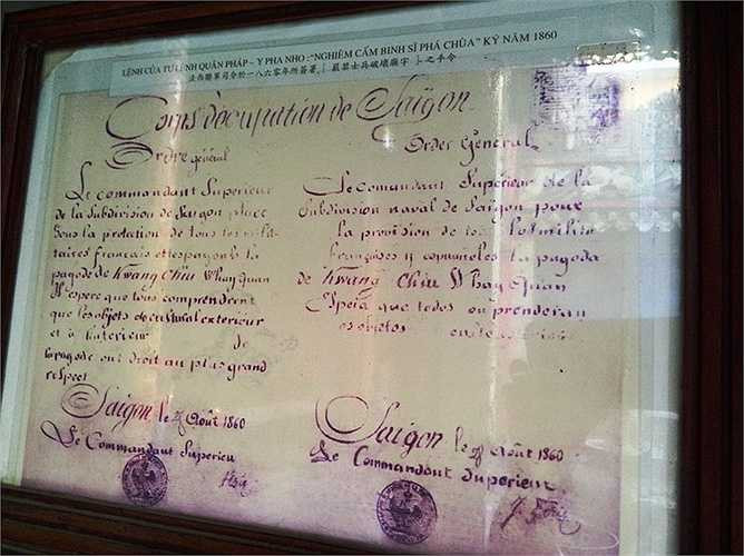 Tướng lệnh của D'Ariès cấm các binh sĩ Pháp và Y-Pha-Nho phá phách chùa, ký vào năm 1860. (Ảnh: Phan Cường)