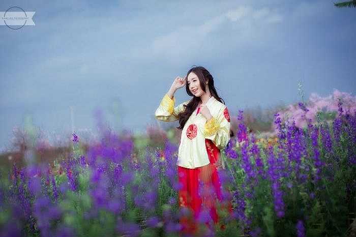 Hiện tại, ngoài học tập, hot girl Ngân Búng còn rất nổi bật trong vai trò một người mẫu, diễn viên.