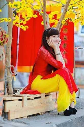 'Tết đến Anh Đào thường thăm hỏi người thân bà con, thầy cô và bạn bè, thể hiện sự quan tâm, yêu thương của mình đến những người mình kính trọng, yêu quý sau một năm mãi bận rộn với công việc, cuộc sống cá nhân'.