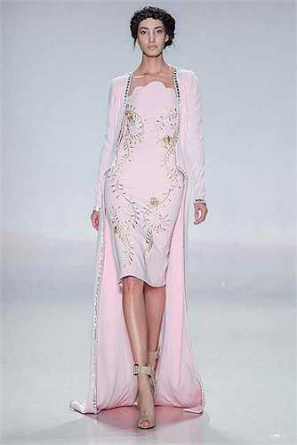 Trên mạng xã hội facebook và Instagram rất nhiều tín đồ thời trang đã bày tỏ sự ngưỡng mộ trong lần xuất ngoại này của Lý Quí Khánh. 