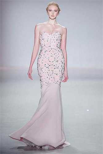 Lý Quí Khánh chia sẻ cảm xúc sau show diễn rằng anh không ngờ mình lại được sự ủng hộ rất nhiệt tình của giới mộ điệu thời trang thế giới